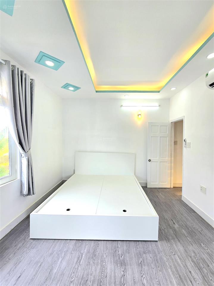 Bán nhà đẹp  hẻm trước nhà 4m  giáp quận 7