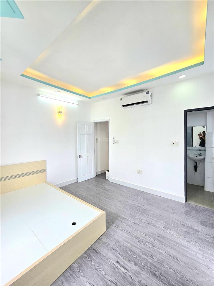 Bán nhà đẹp  hẻm trước nhà 4m  giáp quận 7