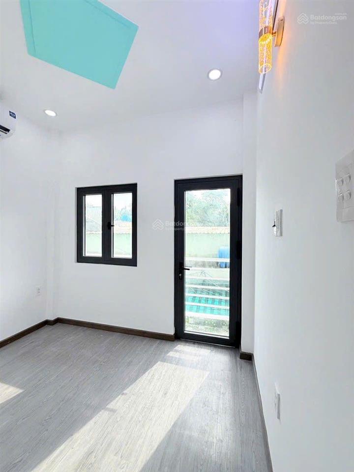 Cần bán nhà một lầu gần chợ gần hẻm xe hơi