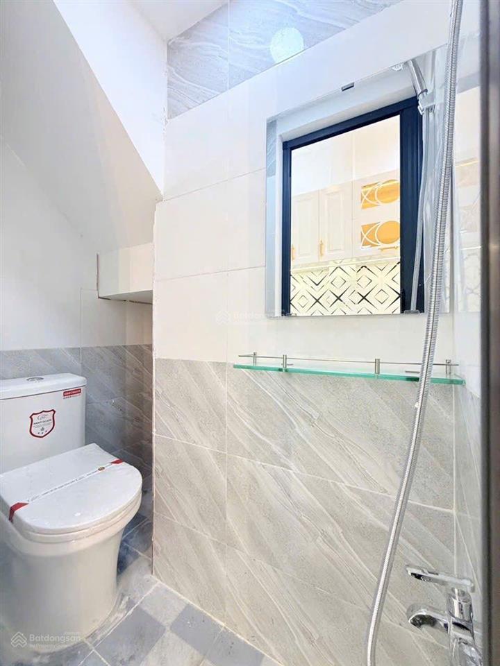 Cần bán nhà một lầu gần chợ gần hẻm xe hơi