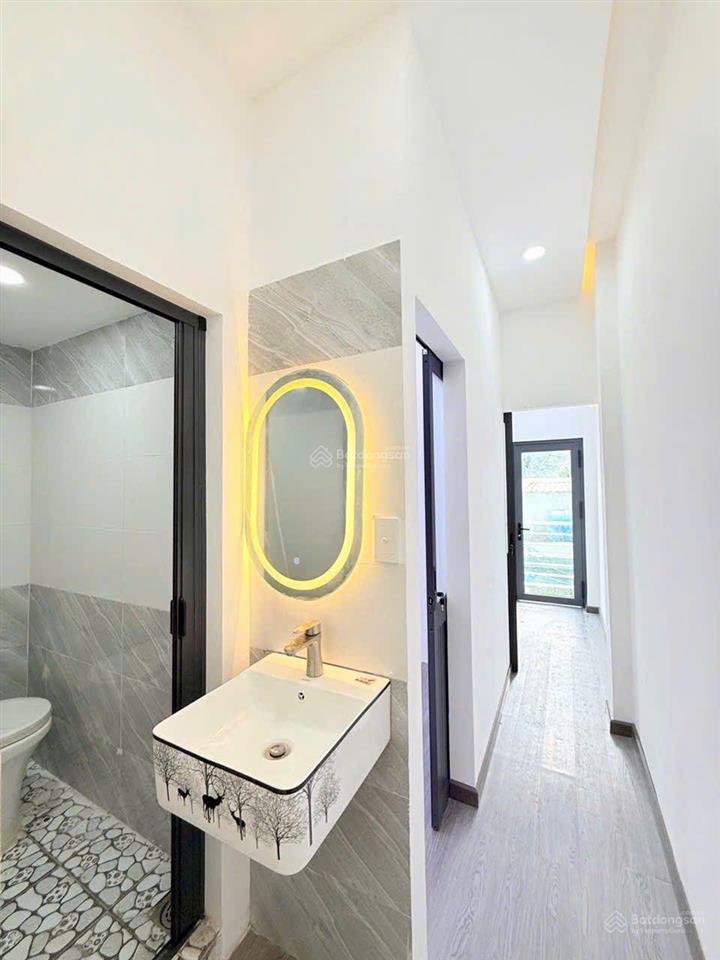 Cần bán nhà một lầu gần chợ gần hẻm xe hơi