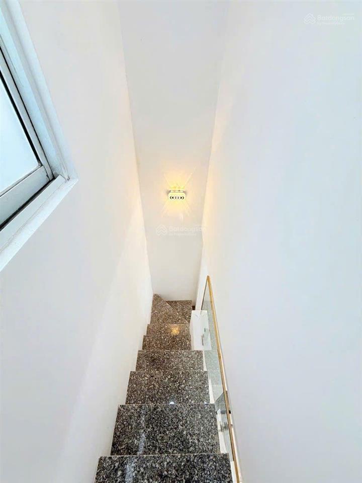 Cần bán nhà một lầu gần chợ gần hẻm xe hơi