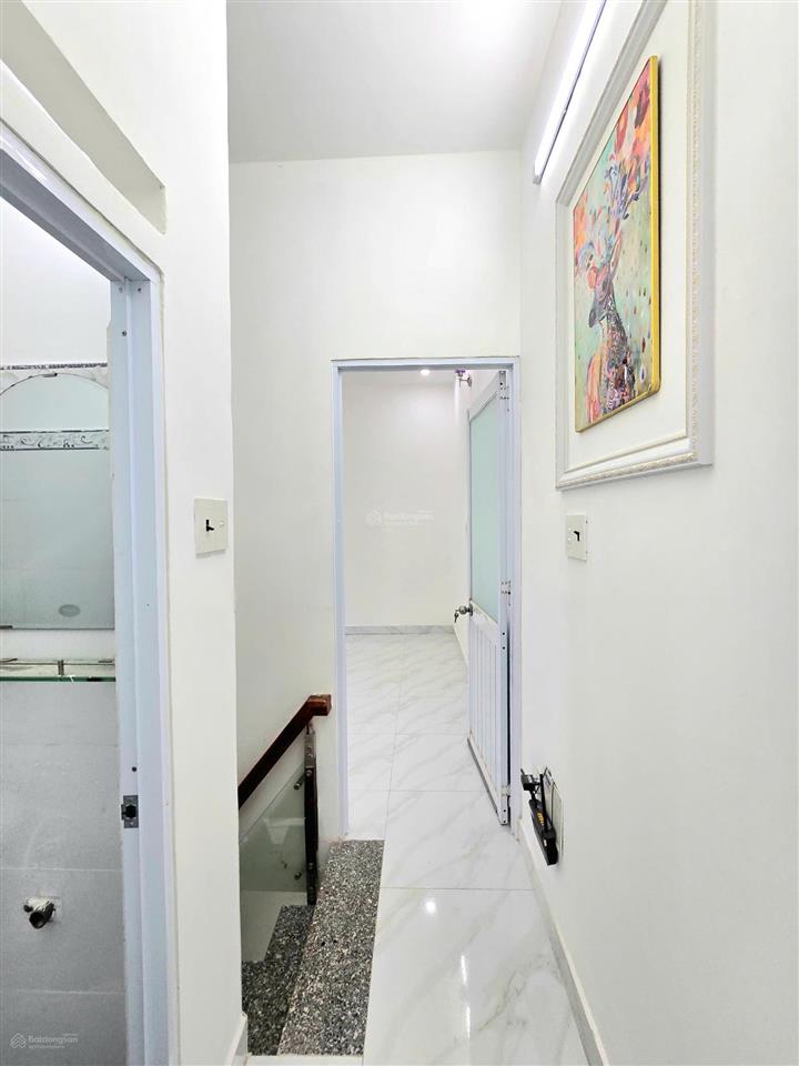 Nhà mới đẹp diện tích bự, gần chợ trường học