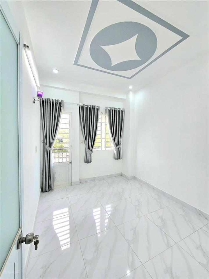 Nhà mới đẹp diện tích bự, gần chợ trường học