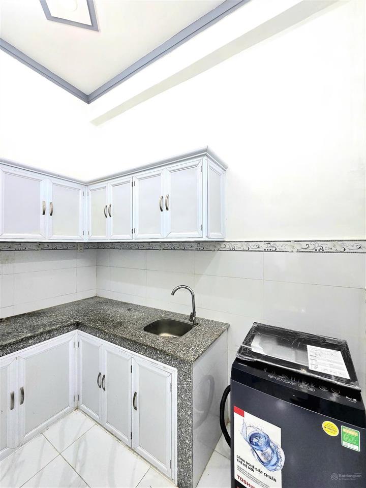 Nhà mới đẹp diện tích bự, gần chợ trường học