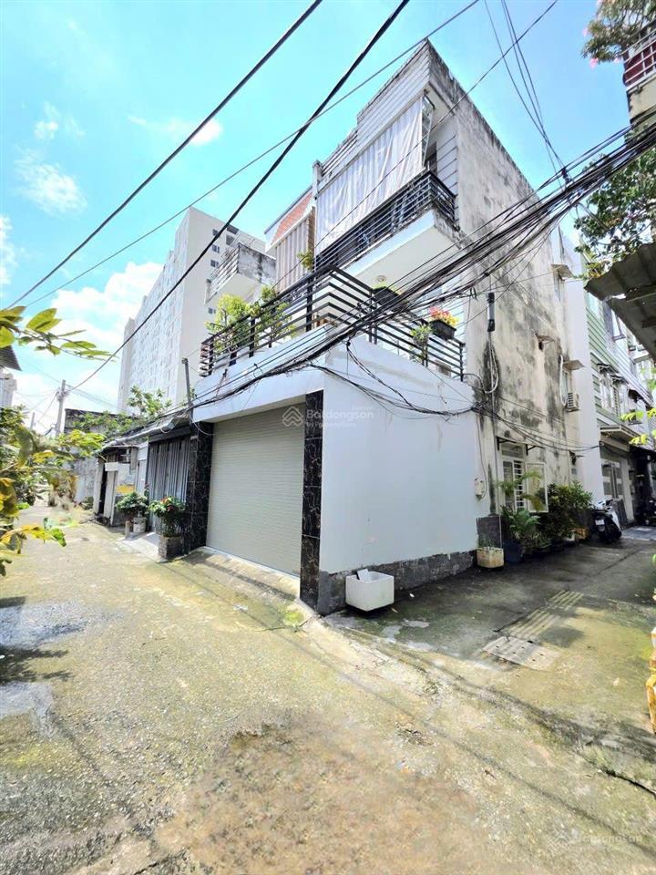 Bán nhà 2 lầu lô nhì  xe hơi tới gần nhà  hẻm thoáng