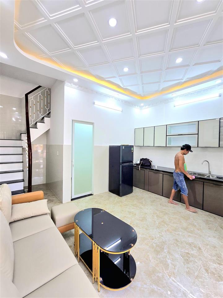 Bán nhà mặt tiền hẻm thông  5mx8m  giáp quận 7