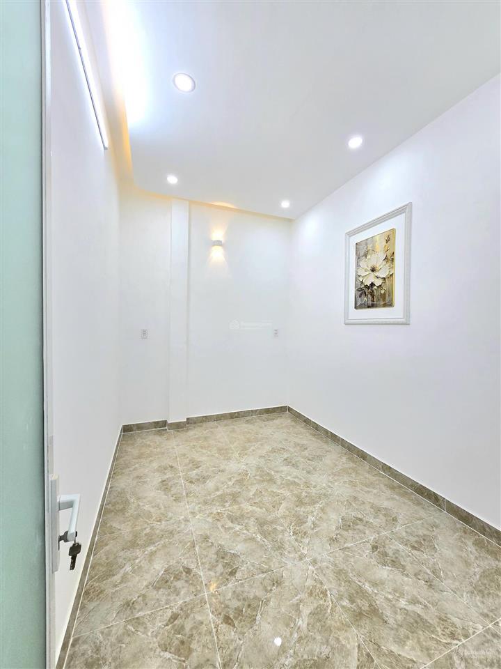 Bán nhà mặt tiền hẻm thông  5mx8m  giáp quận 7