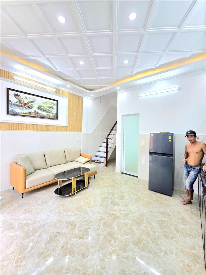 Bán nhà mặt tiền hẻm thông  5mx8m  giáp quận 7