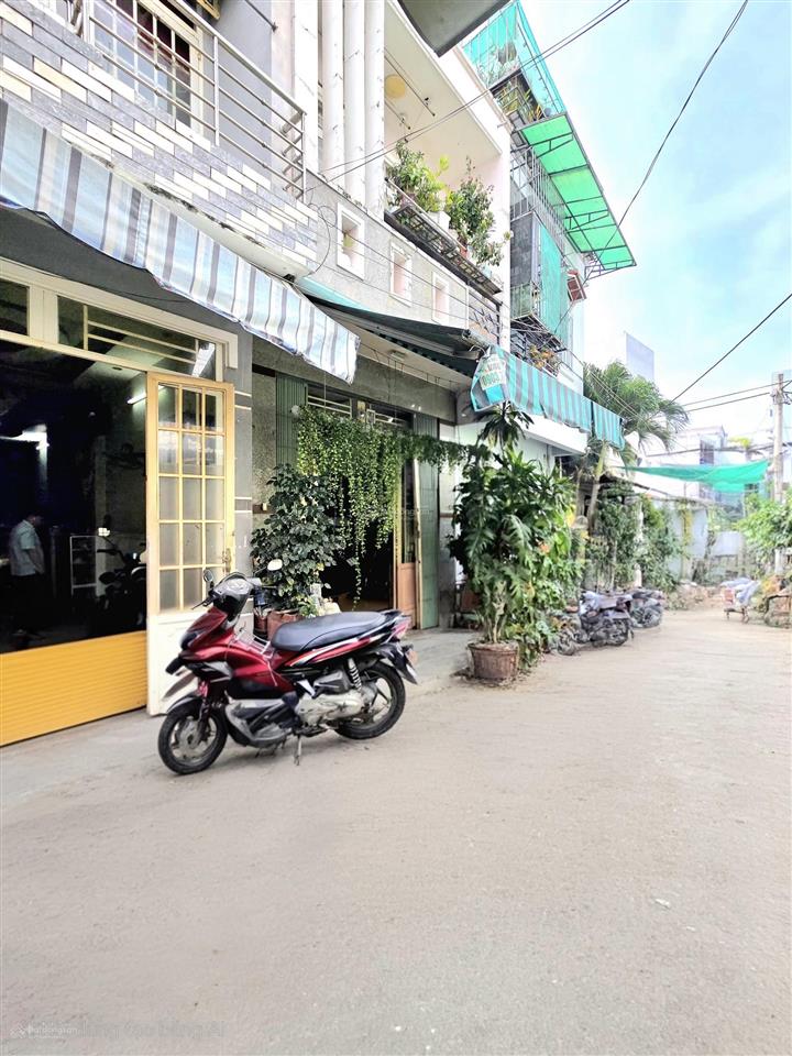 Nhà bán gần quận 7 ngay cầu phú xuân huỳnh tấn phát