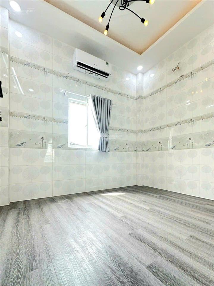 Nhà đẹp, lô nhì  3 lầu, full nội thất  xe hơi đậu trước nhà