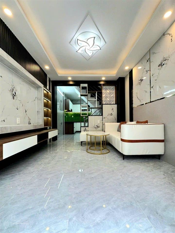 Nhà đẹp, lô nhì  3 lầu, full nội thất  xe hơi đậu trước nhà
