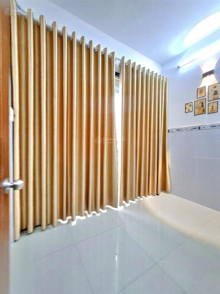 Bán nhà đẹp mới hoàn thiện 1lầu hẻm thoáng mát  giáp quận 7