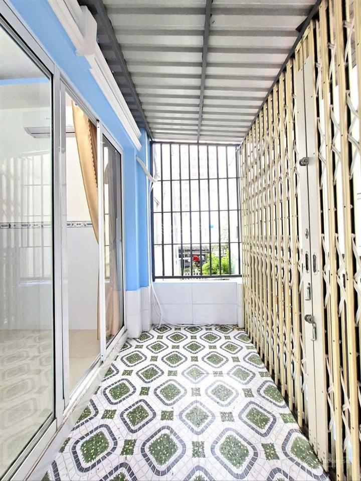 Bán nhà đẹp mới hoàn thiện 1lầu hẻm thoáng mát  giáp quận 7