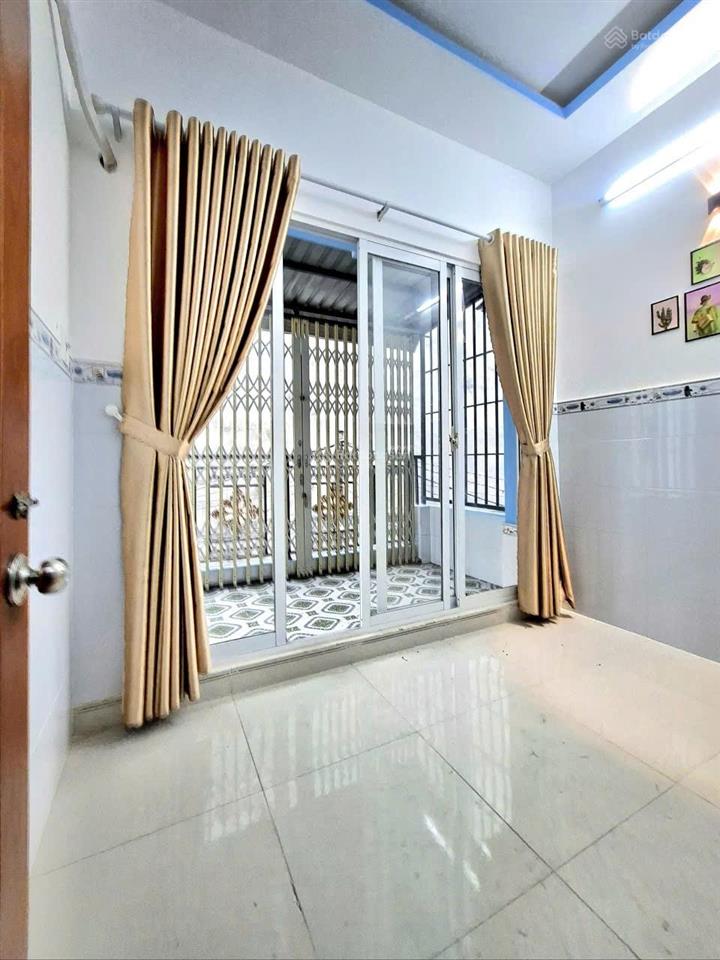 Bán nhà đẹp mới hoàn thiện 1lầu hẻm thoáng mát  giáp quận 7