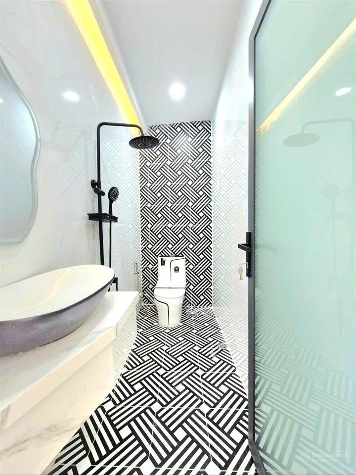 Cần bán nhà đẹp vào ở liền đoạn đường huỳnh tấn phát gần cầu phú xuân