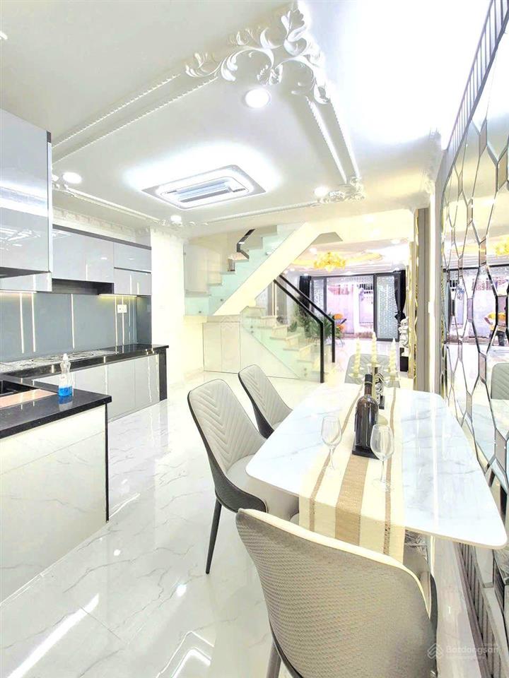 Cần bán nhà đẹp vào ở liền đoạn đường huỳnh tấn phát gần cầu phú xuân