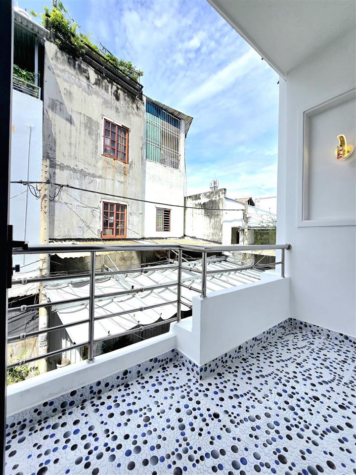 Cần bán nhà có sổ hồng một lầu đường trước nhà 6m