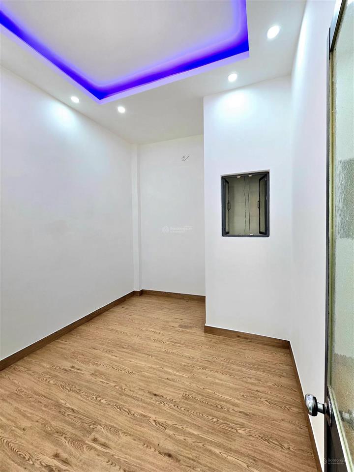 Cần bán nhà có sổ hồng một lầu đường trước nhà 6m