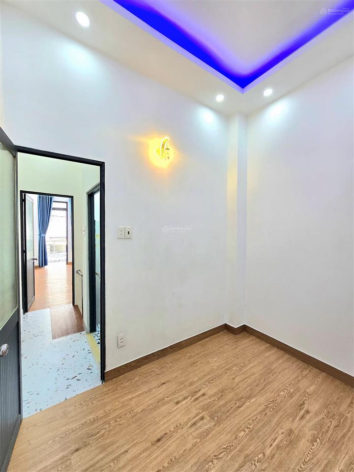 Cần bán nhà có sổ hồng một lầu đường trước nhà 6m
