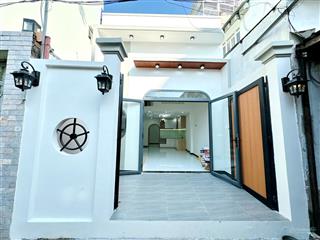 Nhà mới 2 tầng ngay lotte mart, 4m x 12.5m, ô tô đổ cửa, giá 5.1 tỷ