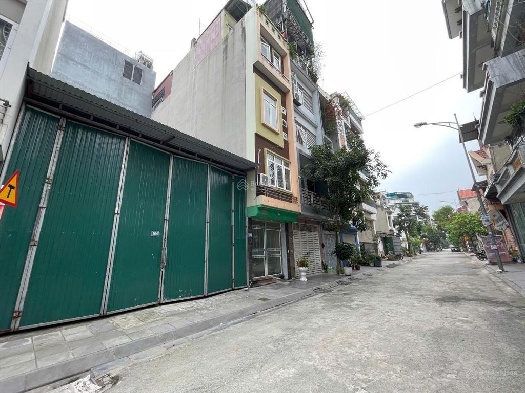 Lô đất siêu hot tại trục chính thôn, hàng xóm vin cổ loa, ô tô lexus ngủ trong đất, nở hậu