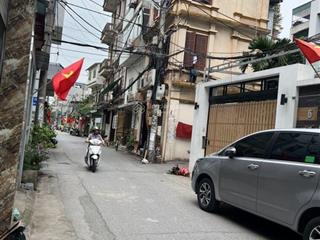 Ô tô 7 chỗ ngủ trên đất ngõ ô tô tránh ba gác, 50m ra mặt đê, hàng xóm trường việt pháp, công viên
