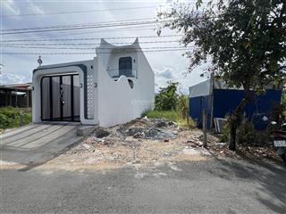 Chủ ngộp cần bán gấp lô đất mặt tiền đường nhựa lộc hậu 6m, dt 103m2 thổ, giá ngộp 1.35 tỷ, shr