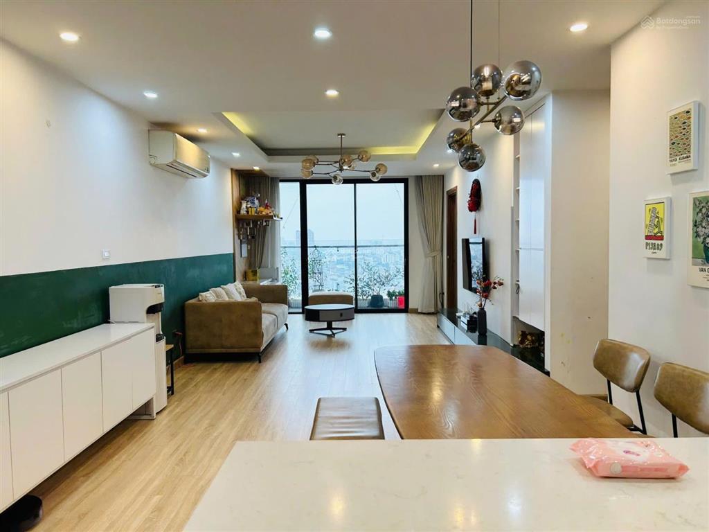 Bán ch 2 ngủ tại the zei, dt 84m, giá 8.1 tỷ bao phí nhà full đồ, bc đông nam 0987 286 ***
