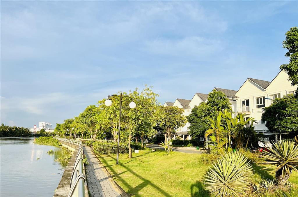 Cần bán siêu phẩm căn góc trục chính park riverside nhà thô 10x15m giá chỉ 20 tỷ