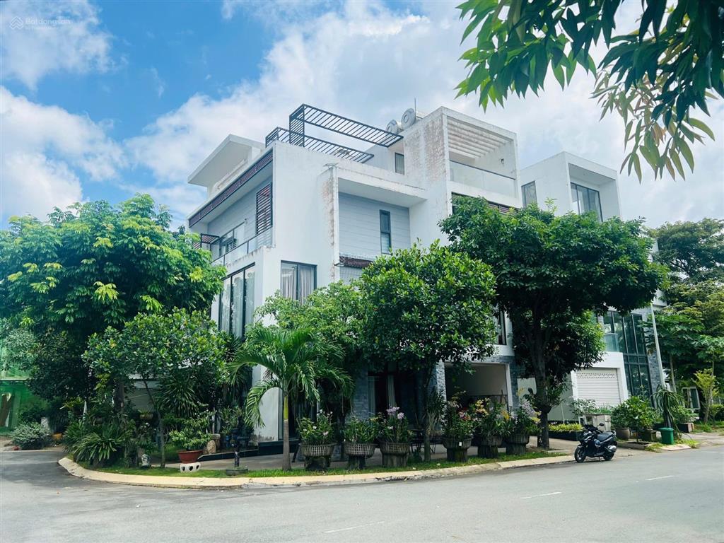 Bán biệt thự đơn lập villa park 320m2 đầy đủ nội thất cao cấp giá 45 tỷ