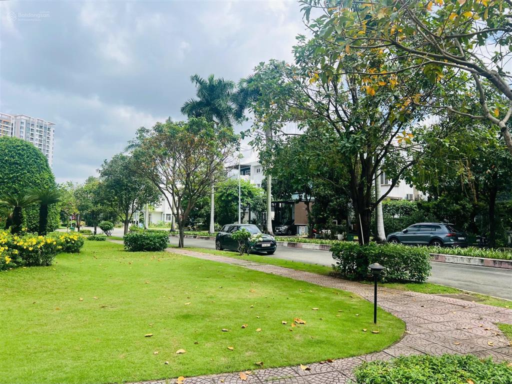 Bán biệt thự đơn lập villa park 320m2 đầy đủ nội thất cao cấp giá 45 tỷ