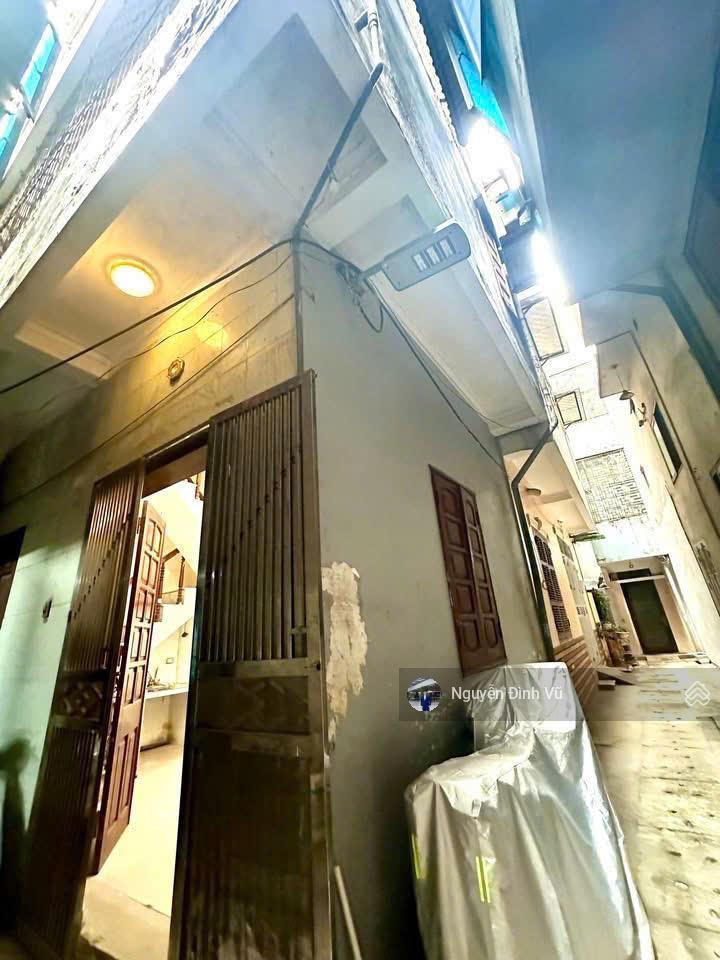 Bán nhà phố lò đúc căn góc mở cửa 2 mặt nhà cách phố 100m ngõ 3 gác 30m2x4 tầng 4,85 tỷ