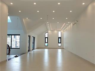 Cho thuê cả căn 6 tầng louis city, mặt đường 30m, hoàn thiện đẹp, thang máy