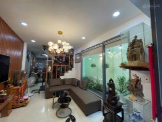 Định cư nước ngoài! đường nguyễn khoái phường 2 quận 4, dt 48m2/2.550 tỷ, hẻm xe hơi, shr, còn tl