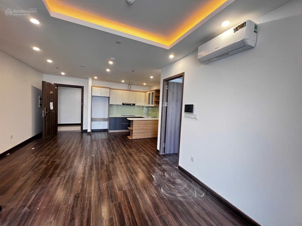 Cho thuê căn 2 pn 2 wc đã có full tủ bếp + điều hòa + rèm cửa giá 7.5 triệu tại hoàng huy commerce