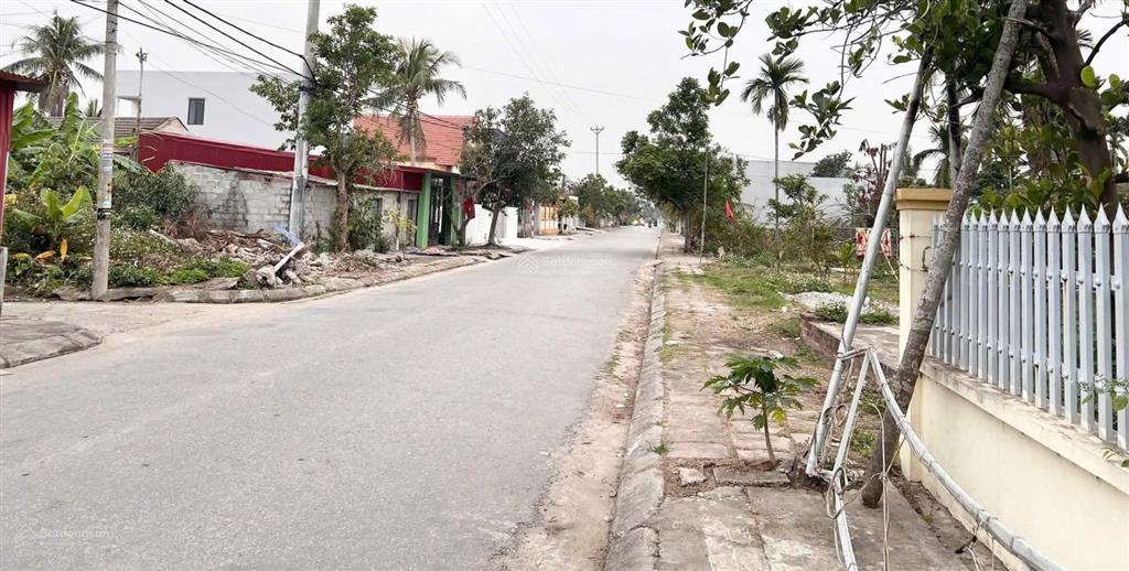 Mặt đường hòa nghĩa, dương kinh gần vin, buôn bán tốt