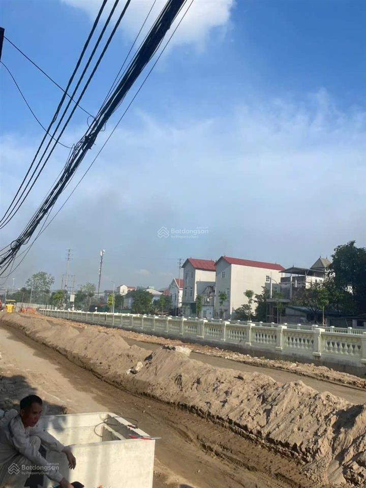 Cần bán 66m2 đất ngay chân cầu thăng long ngõ thông ô tô