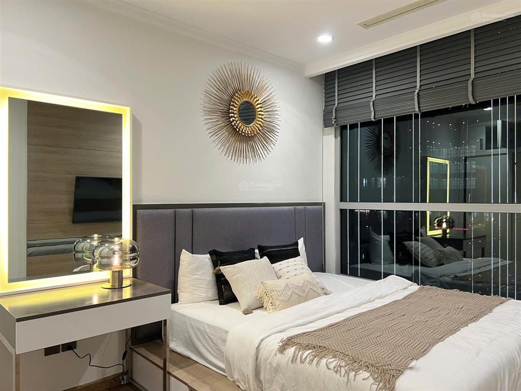 Căn hộ 3pn cho thuê giá 35 triệu. nội thất mới, view sông, công viên, landmark81