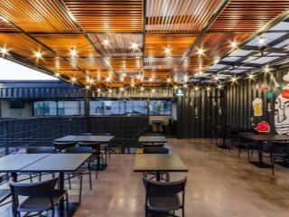 Cho thuê nhà mặt phố ngọc lâm. dt 550m2 x 2t + 400m2. mt 30m