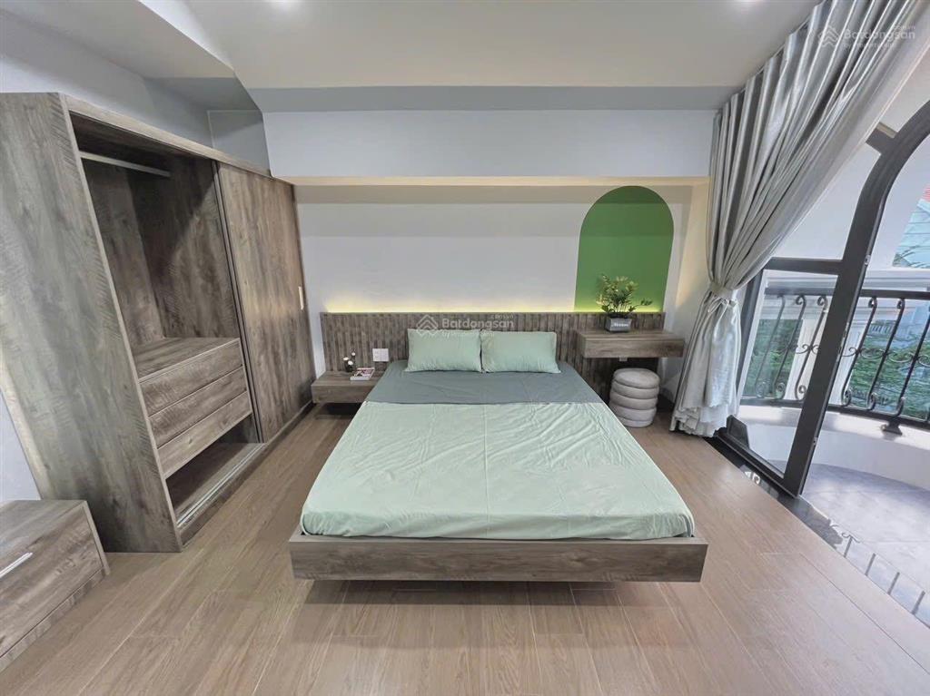 Căn hộ dịch vụ bancon full nt mới 100%, có view ở khu phú mỹ hưng gần cresent mall quận 7