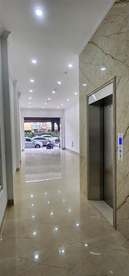 Sos. nhà mặt phố chính chủ số 358 cầu giấy chỉ hơn 29 tỷ đồng, 2 mặt tiền đều kinh doanh sầm uất