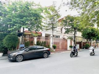 Bán biệt thự làng việt kiều châu âu 200m², 3 tầng, mt 9m, giá 48 tỷ, vị trí trung tâm hà đông