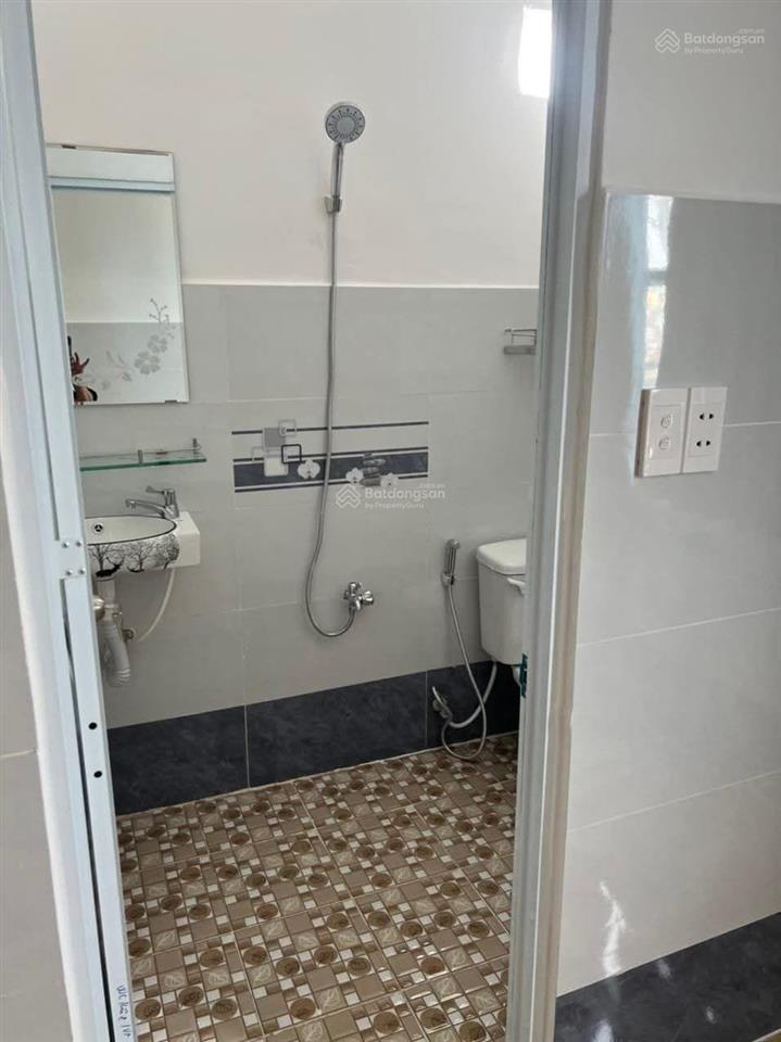 Cho thuê nhà mới đường dương bá trạc p1 cũ quận 8 giá 15 tr thương lượng