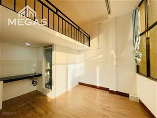 Căn hộ có gác 30m2  gần vòng xoay nguyễn tri phương, ueh  quận 10