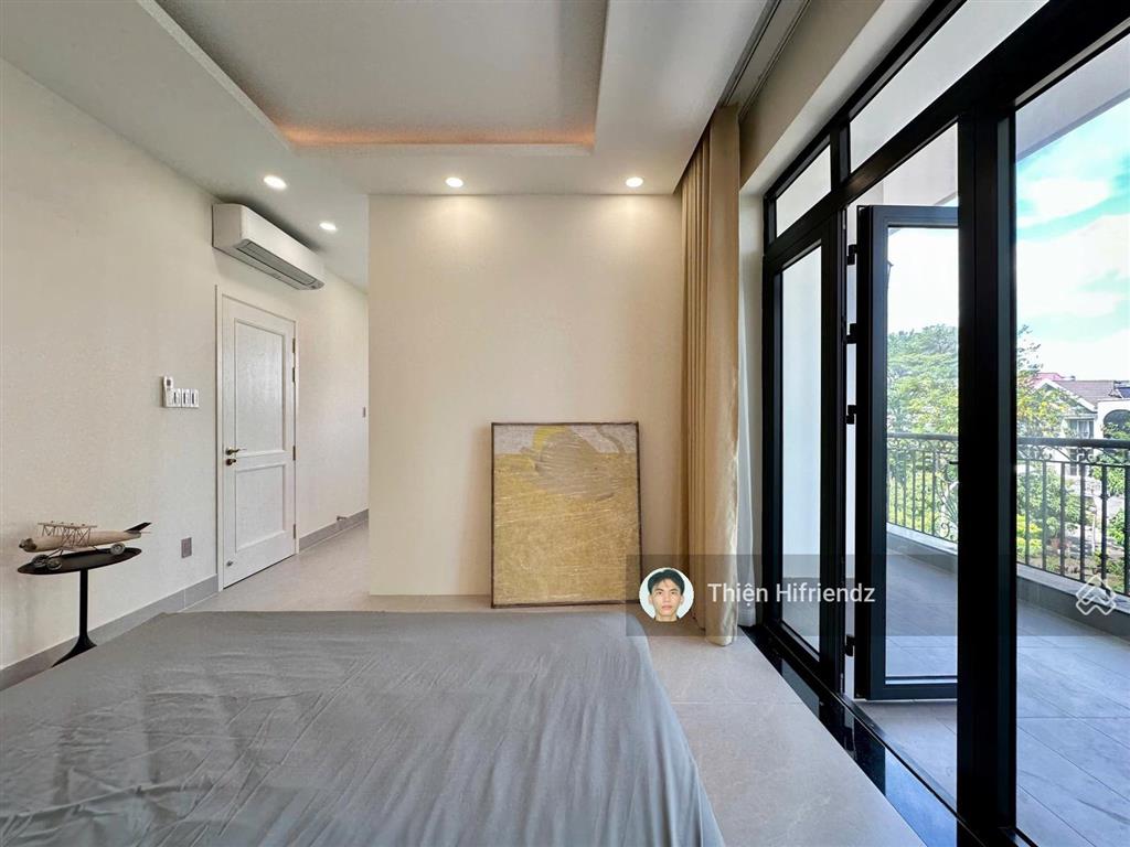 Căn hộ dịch vụ  1pn diện tích lớn gần 50m2  2 ban công cực lớn  máy giặt riêng