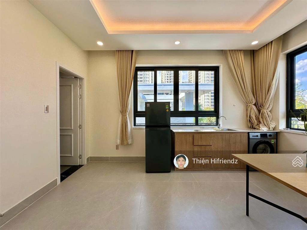 Căn hộ dịch vụ  1pn diện tích lớn gần 50m2  2 ban công cực lớn  máy giặt riêng