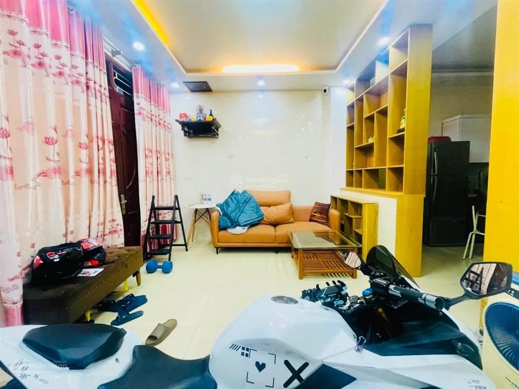 Bán nhà quan hoa cầu giấy kinh doanh 45m2 x 5 tầng giá 11.2 tỷ