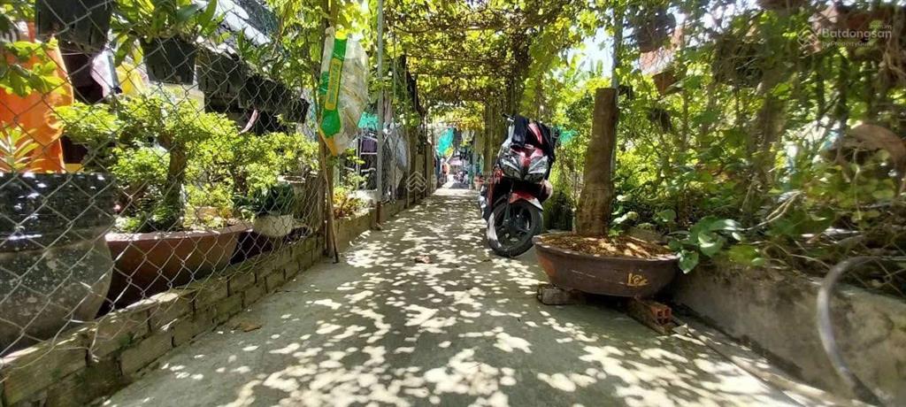 Cần bán nhà diện tích rộng 95m2 thổ cư