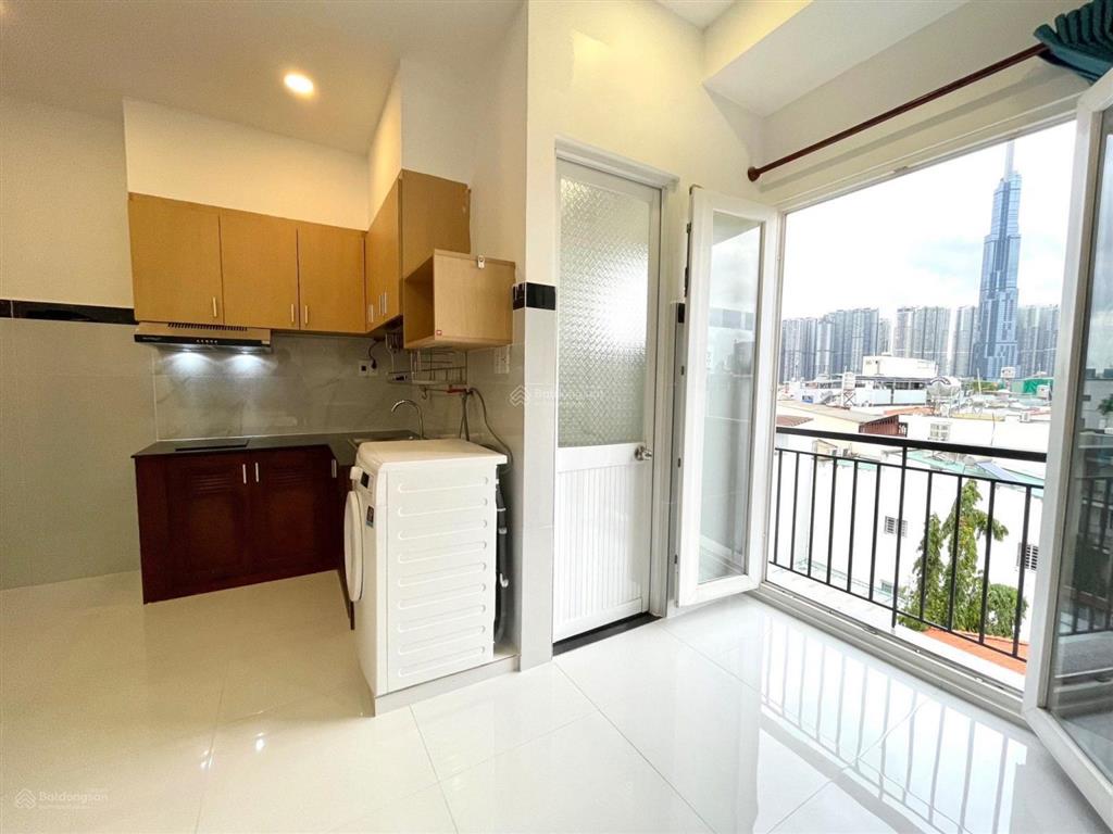 Studio bancol thoáng + máy giặt riêng, full nội thất, view landmark 81